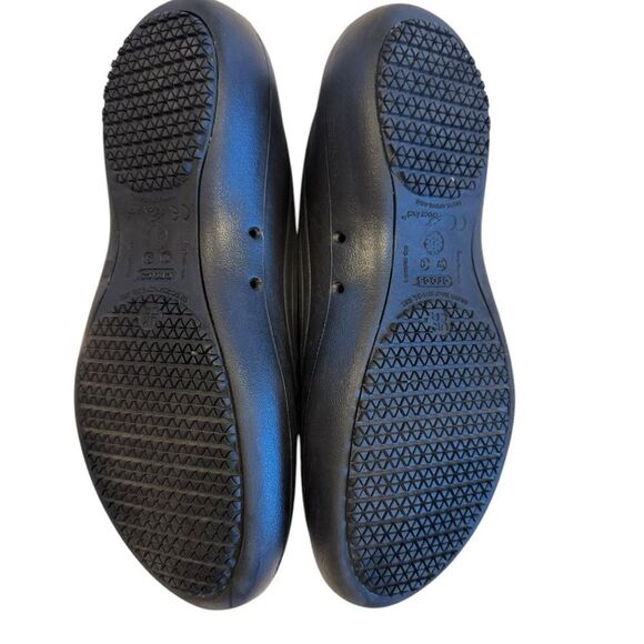 CROCS ICONIC COMFORT BLACK BALLERINA FLATS SIZE 9 - Picture 2 of 5